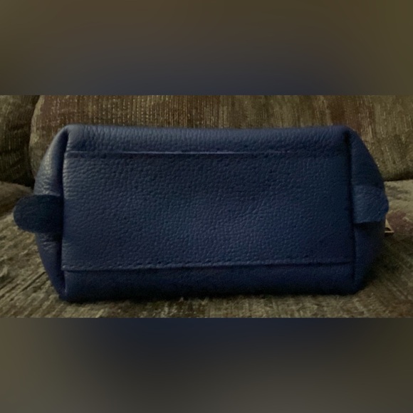 Portland Leather Goods Belladonna makeup bag. - Picture 4 of 8